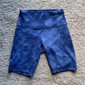 Lululemon Wunder Under biker shorts